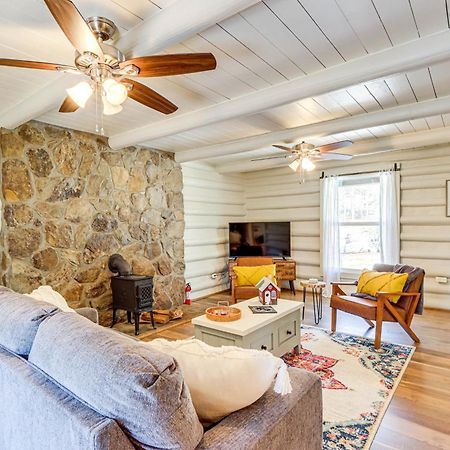 Dog-Friendly Hiawassee Cabin With Decks And Fire Pit! Eksteriør billede